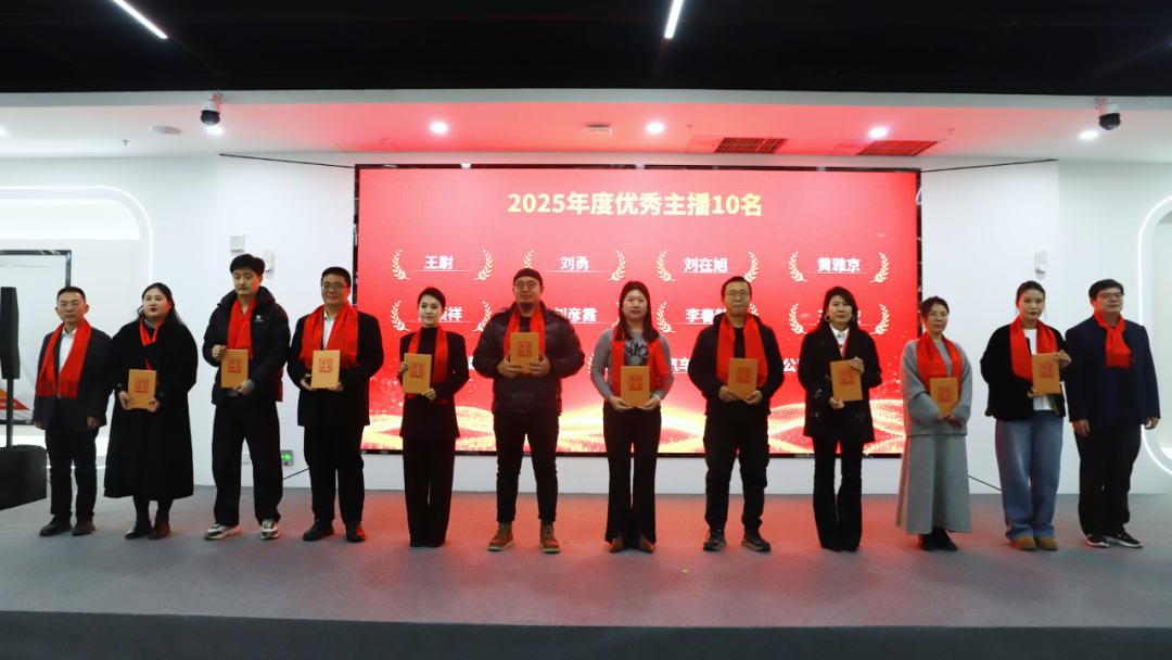 1767836636886080.png 640 (2).png